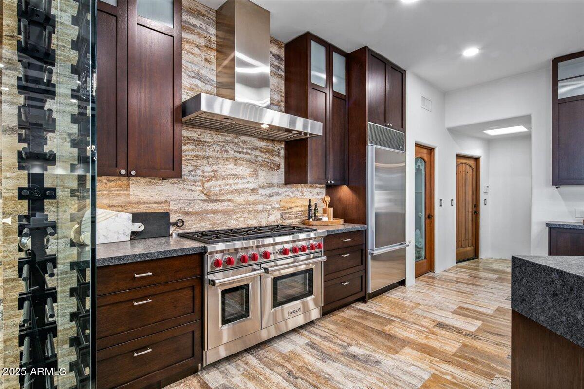 10712 E PROSPECT POINT Drive