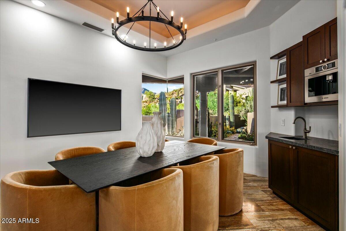 10712 E PROSPECT POINT Drive