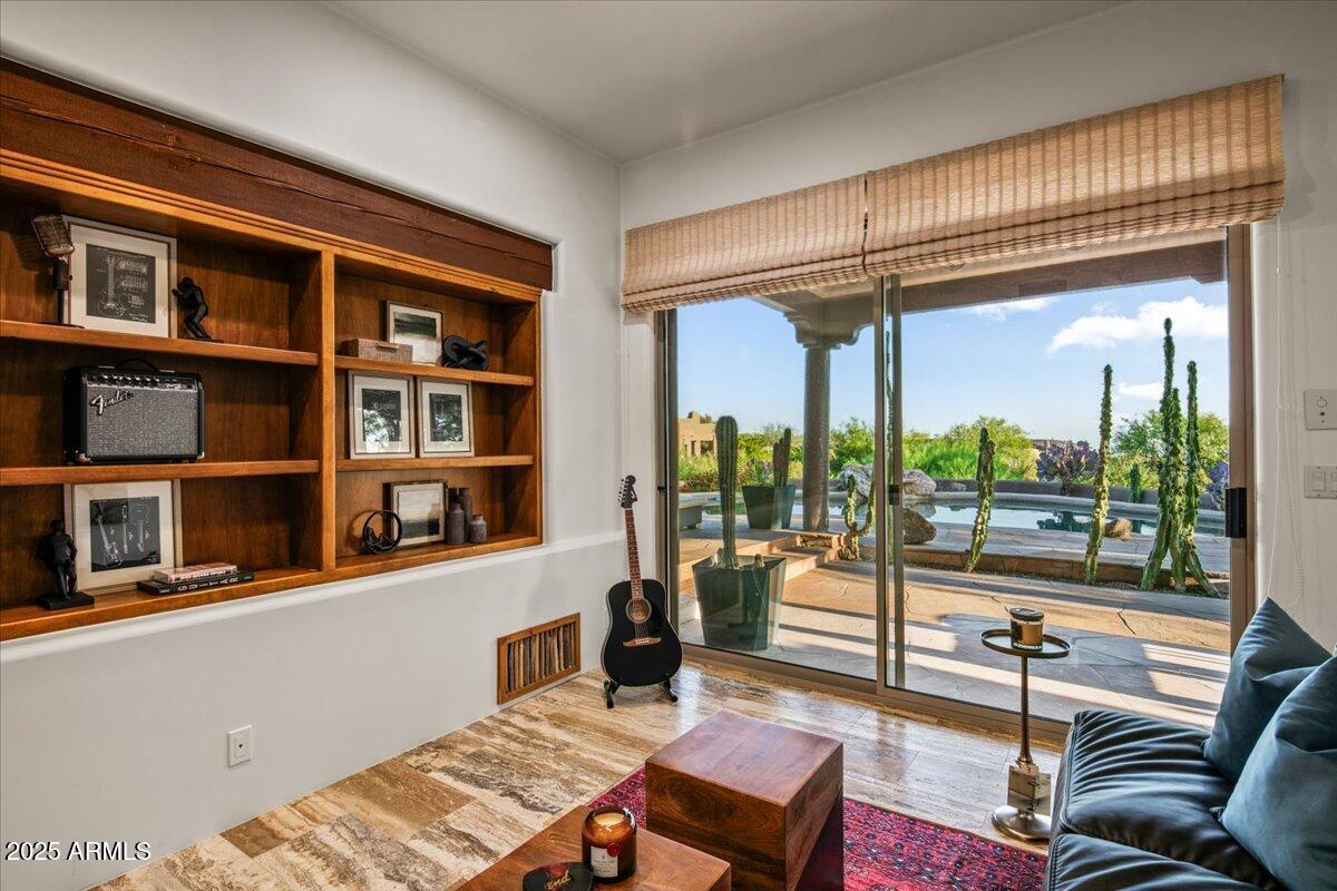 10712 E PROSPECT POINT Drive