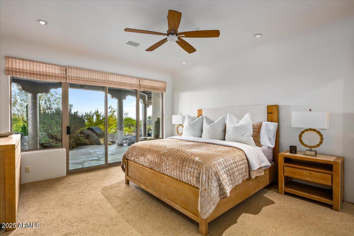 10712 E PROSPECT POINT Drive