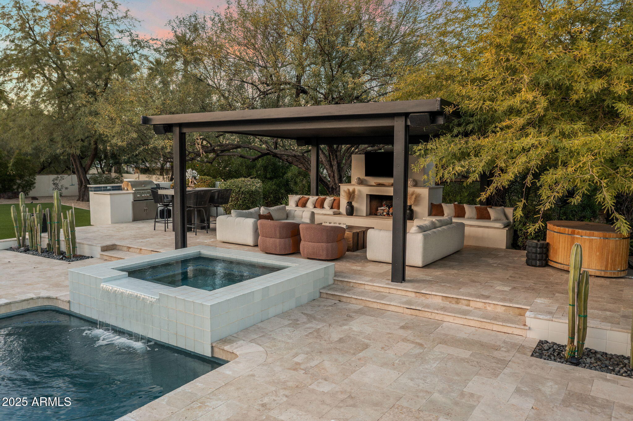 8002 N IRONWOOD Drive