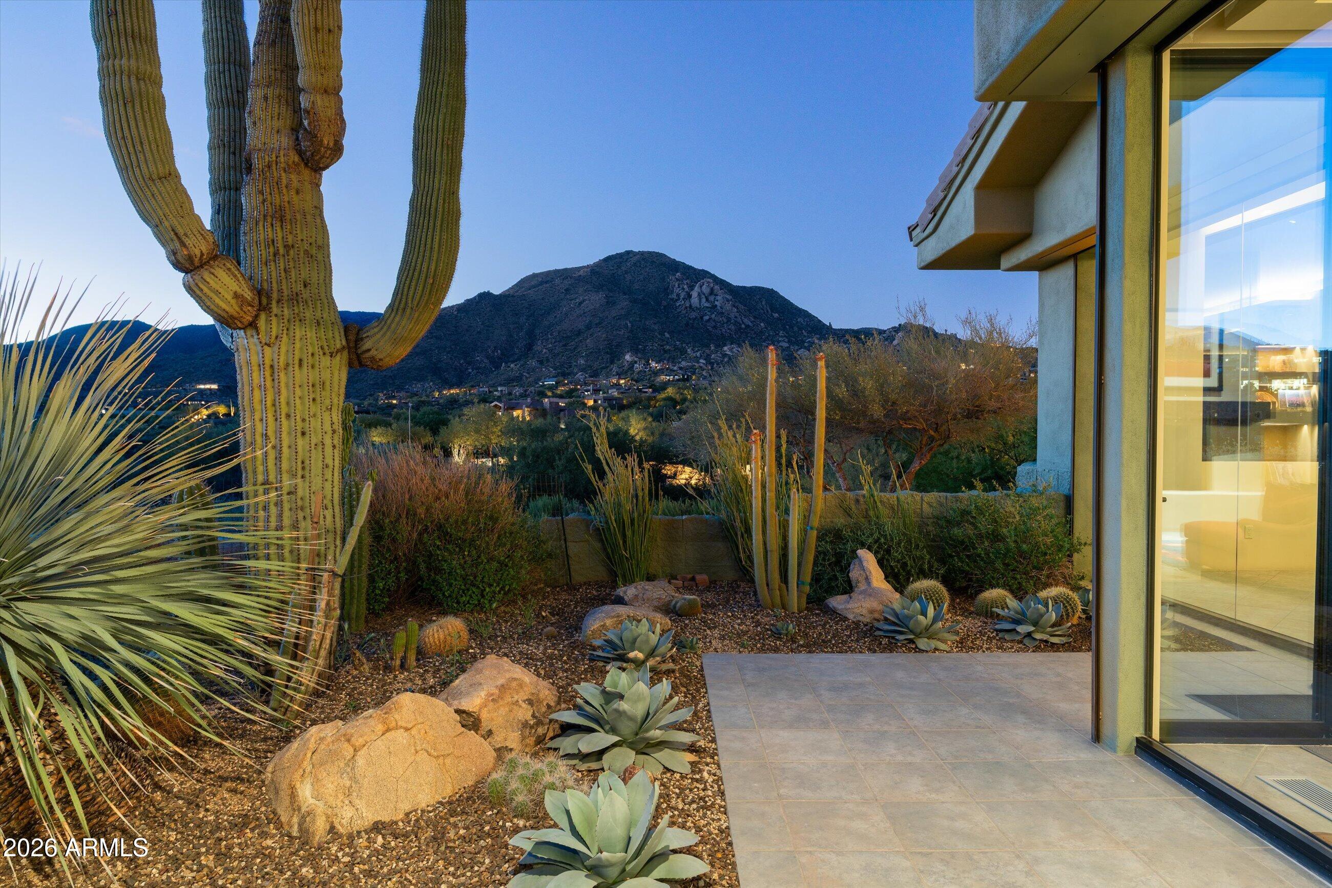 11025 E HONEY MESQUITE Drive