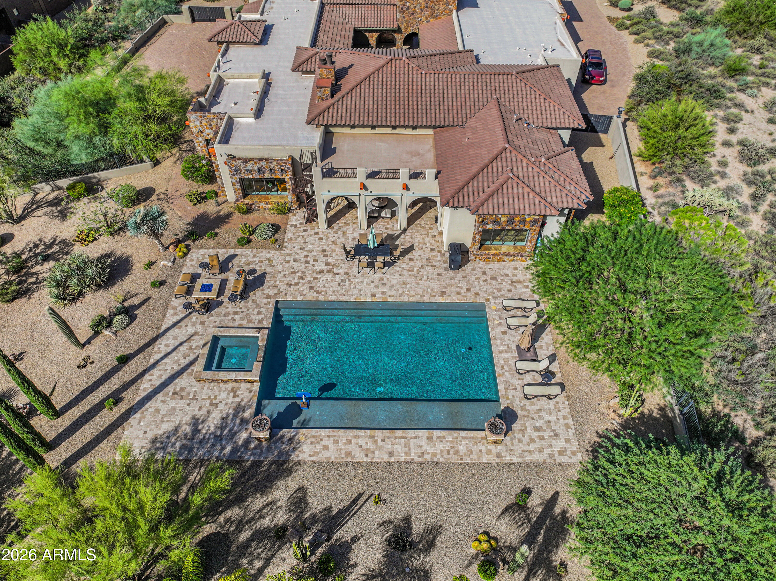 37911 N BOULDER VIEW Drive