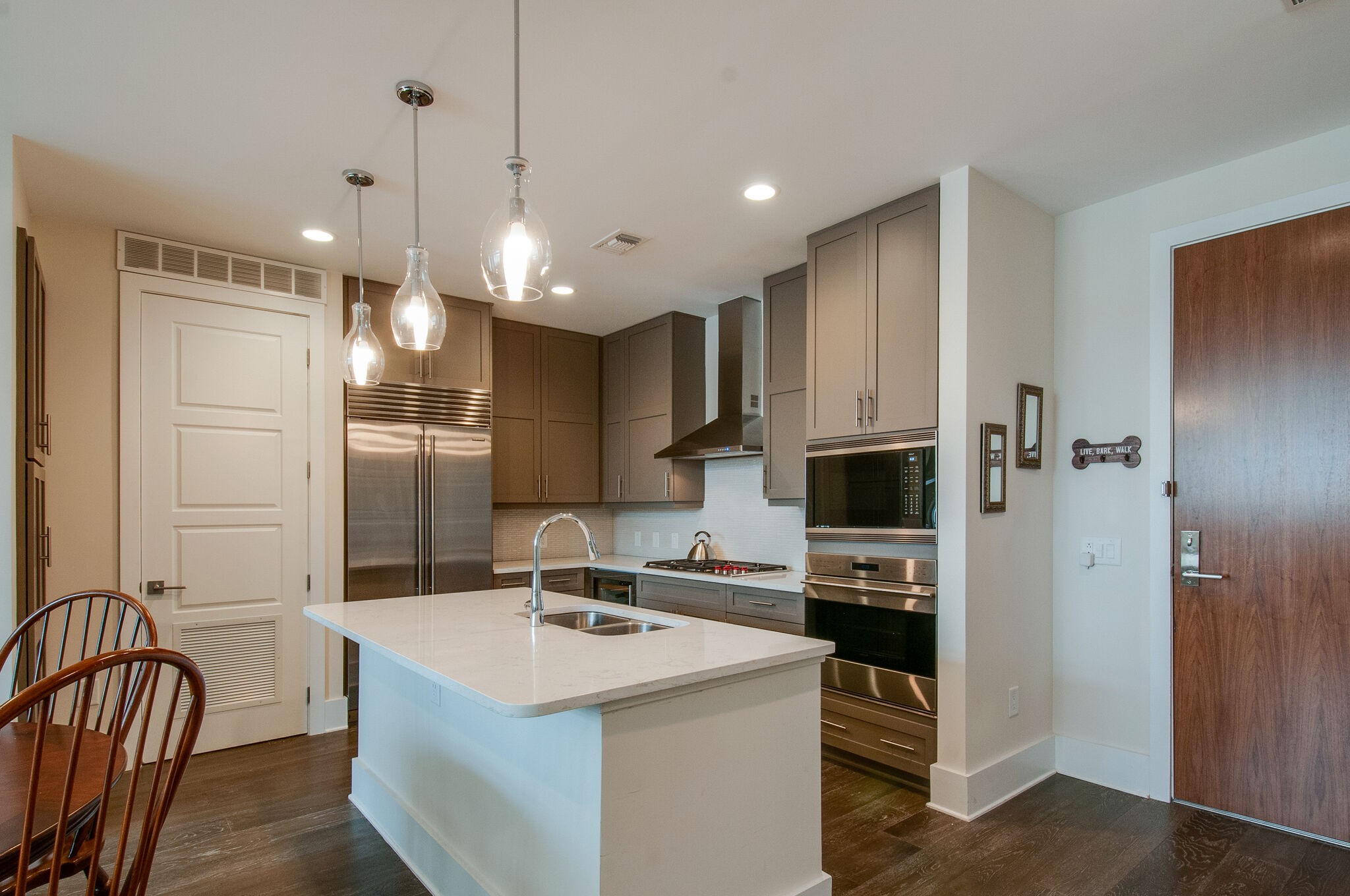 20 Rutledge St Unit: 211