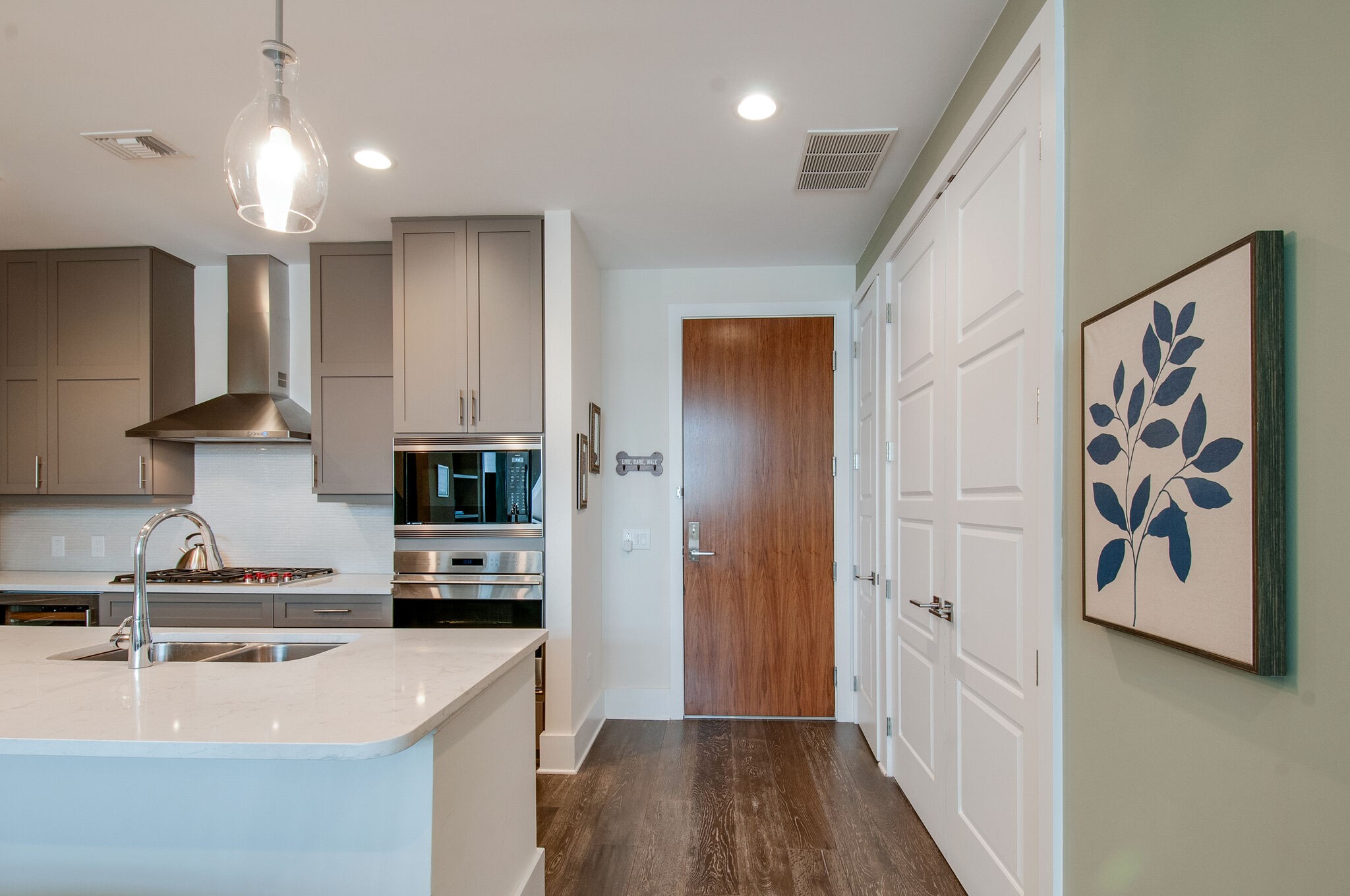 20 Rutledge St Unit: 211