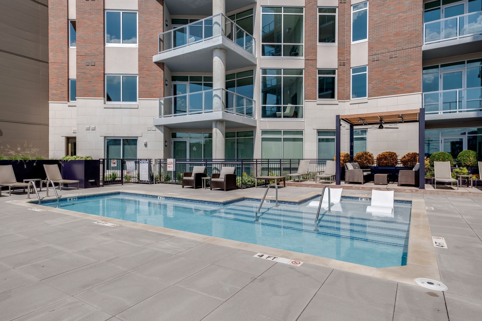 20 Rutledge St Unit: 211