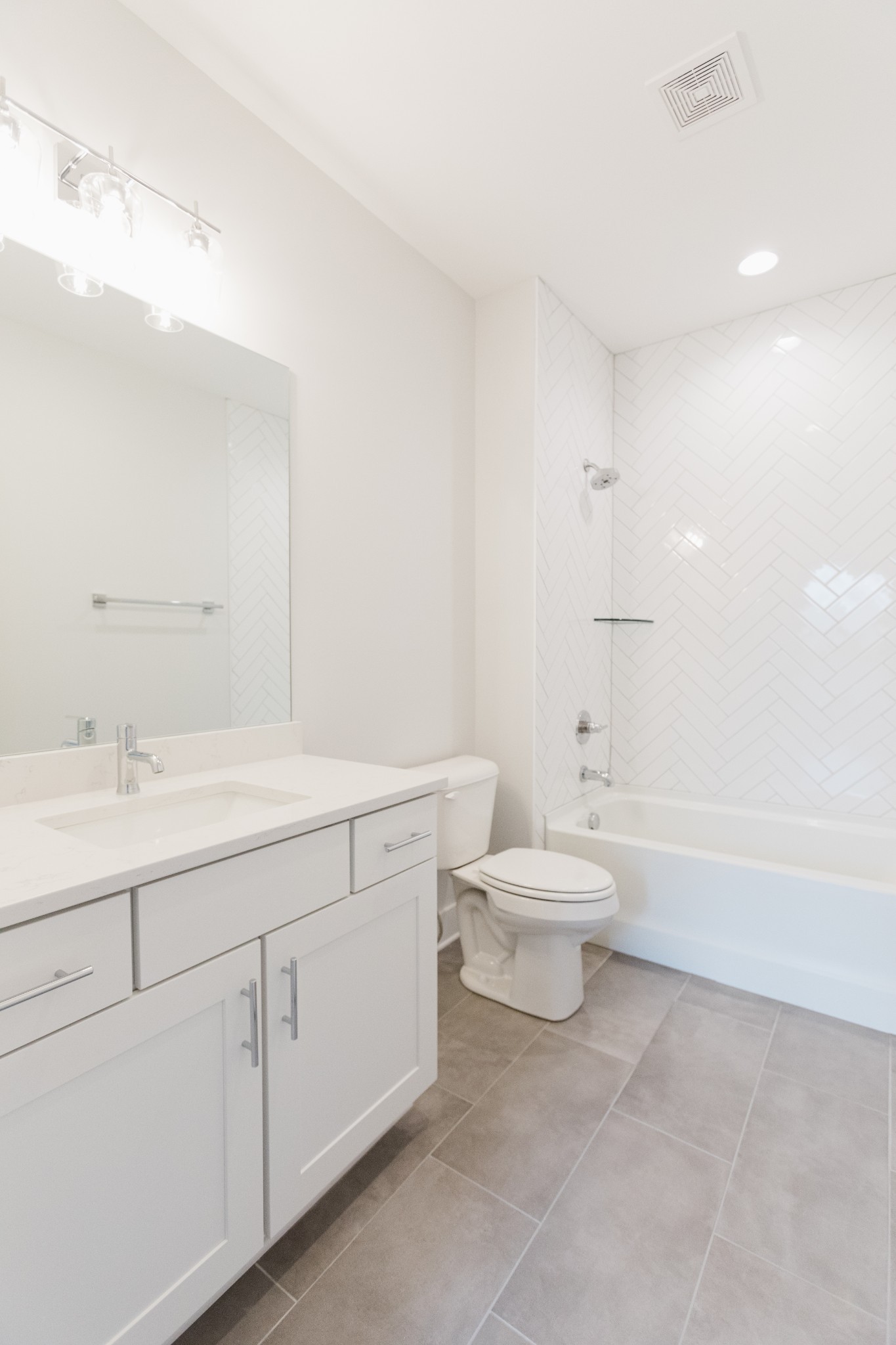 1011 44th Ave N Unit: 8