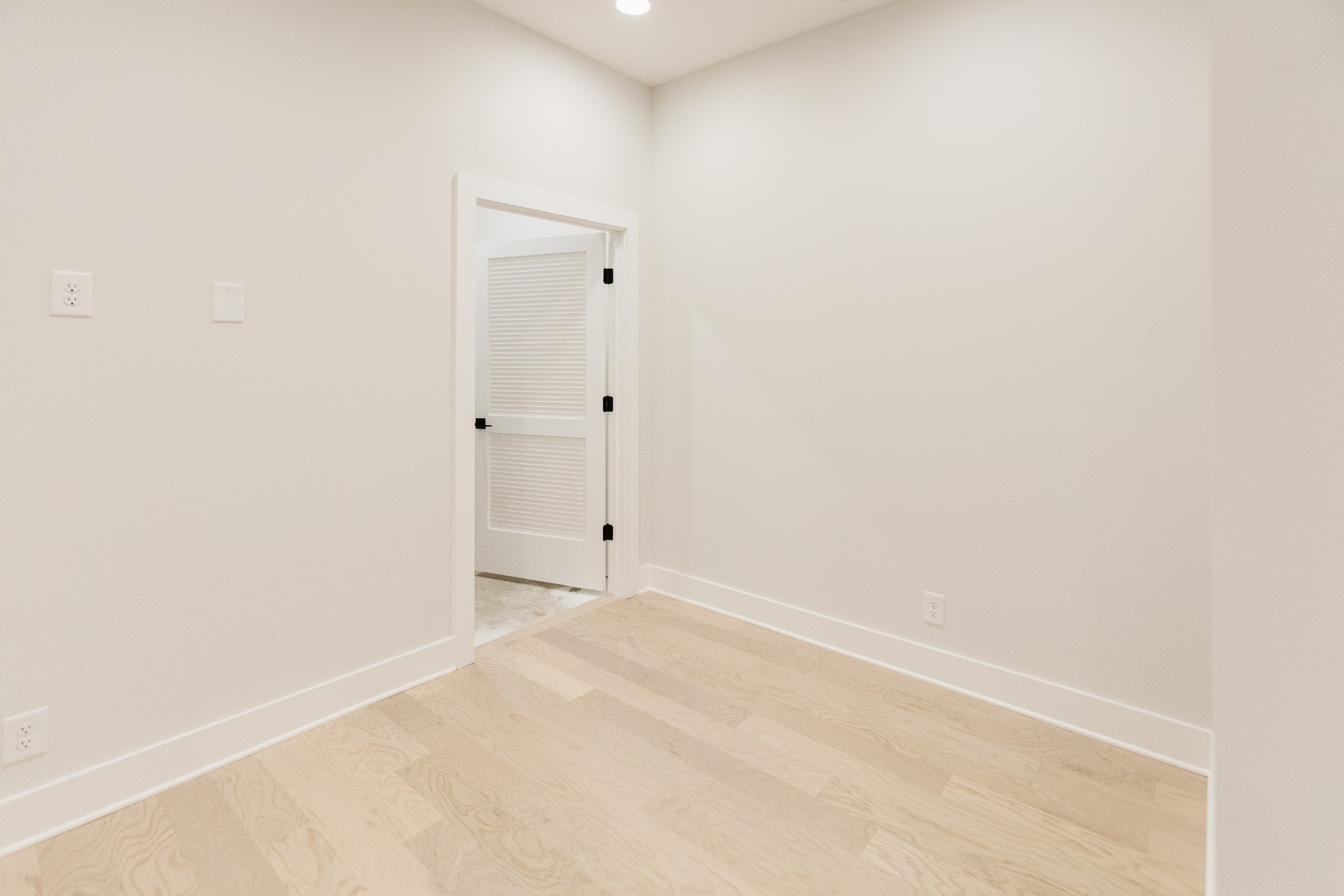 1011 44th Ave N Unit: 8