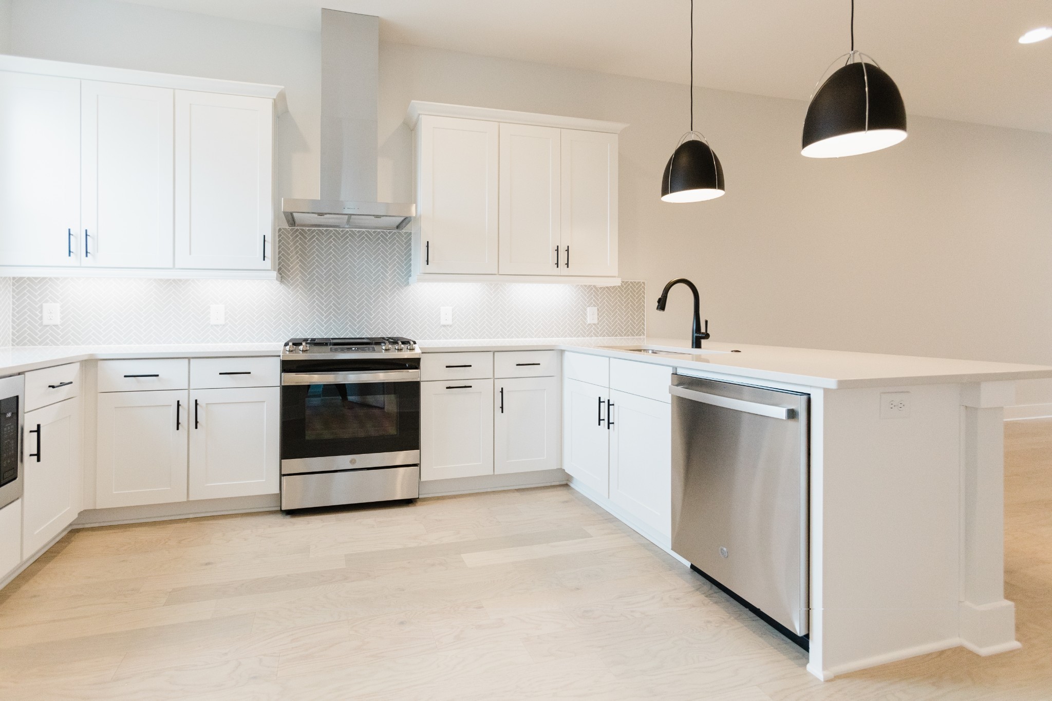 1011 44th Ave N Unit: 8