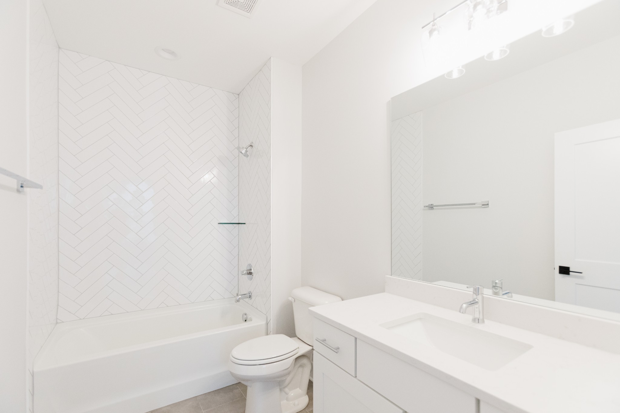 1011 44th Ave N Unit: 8