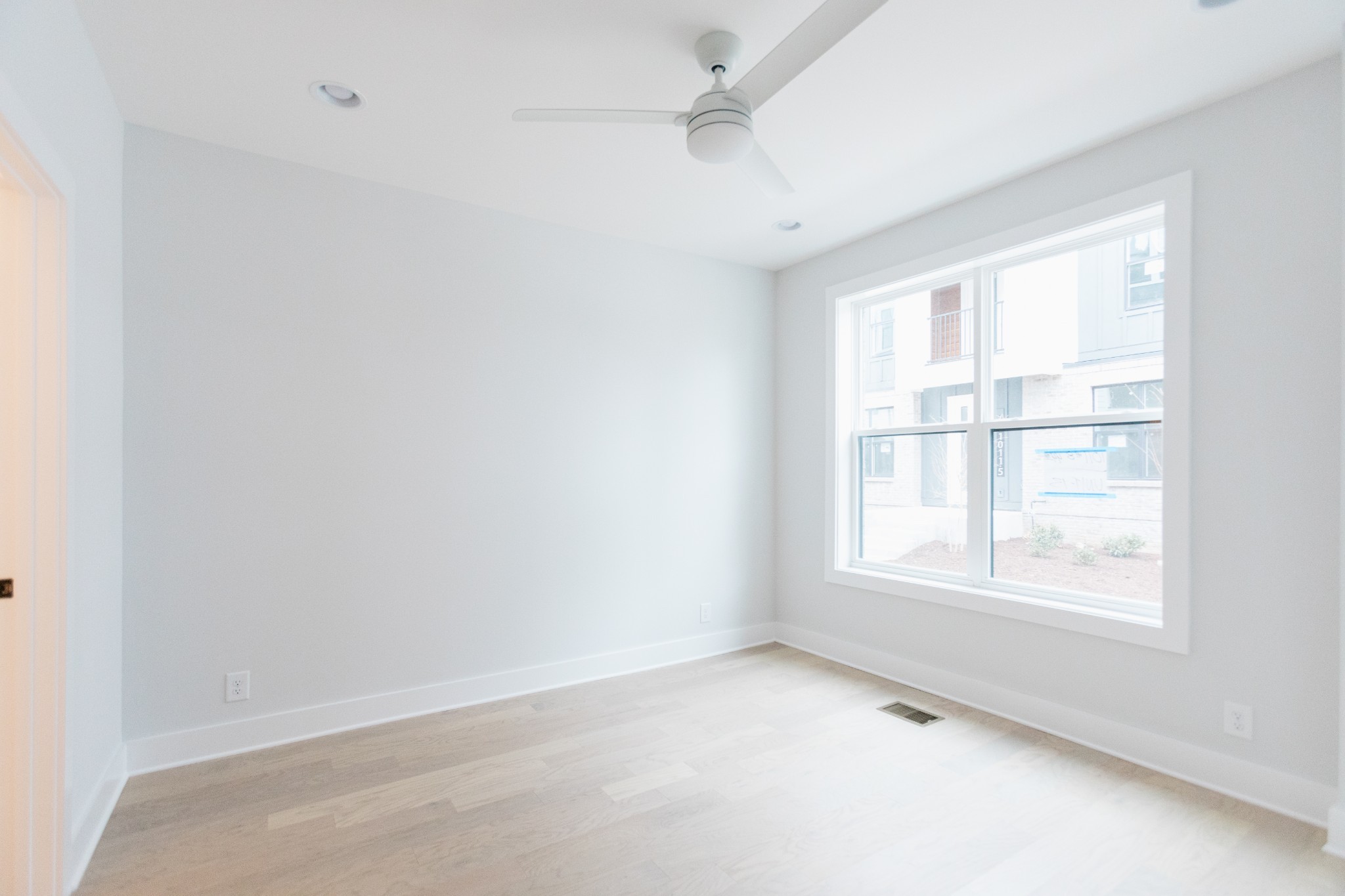 1011 44th Ave N Unit: 8