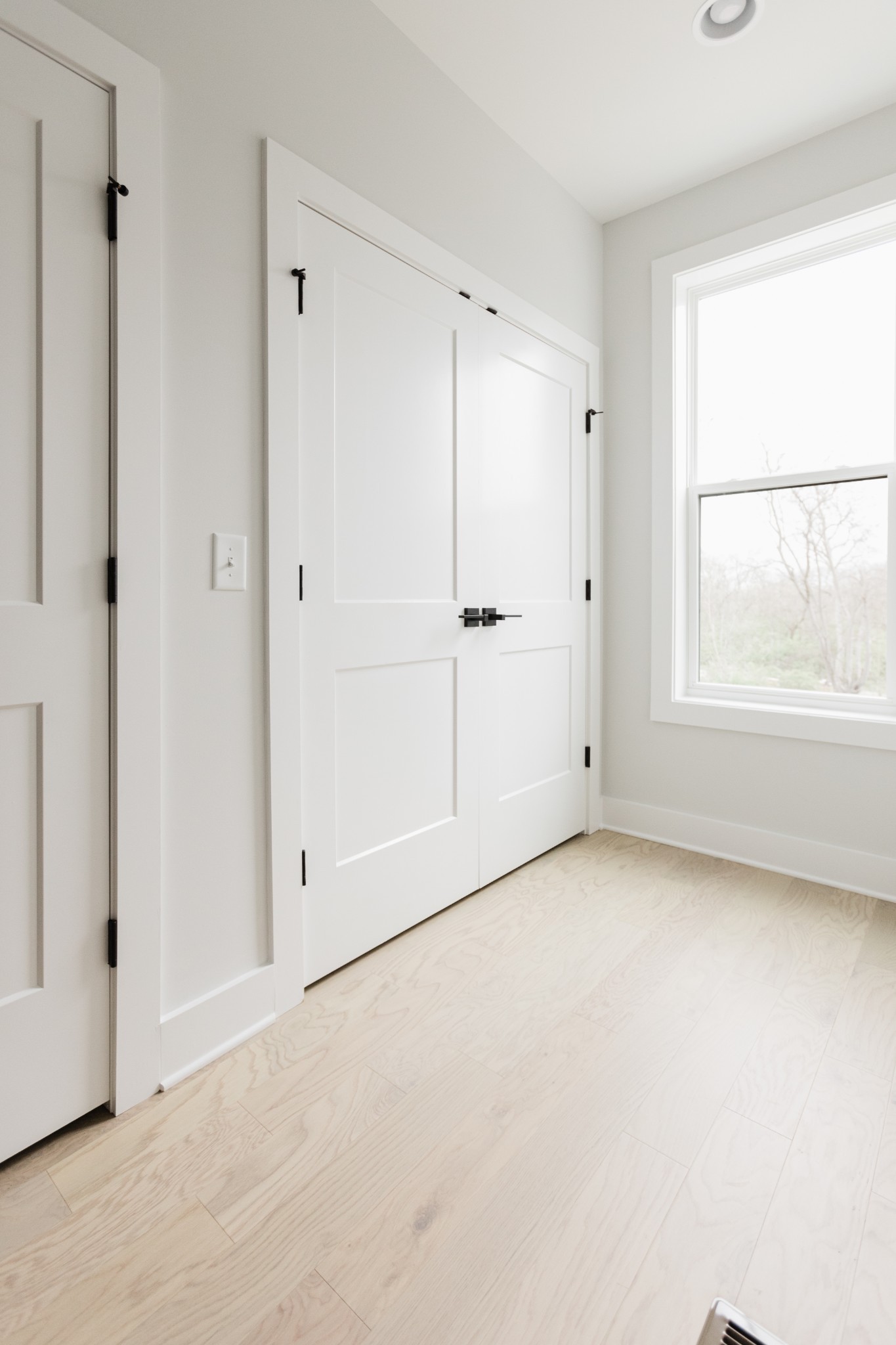 1011 44th Ave N Unit: 8