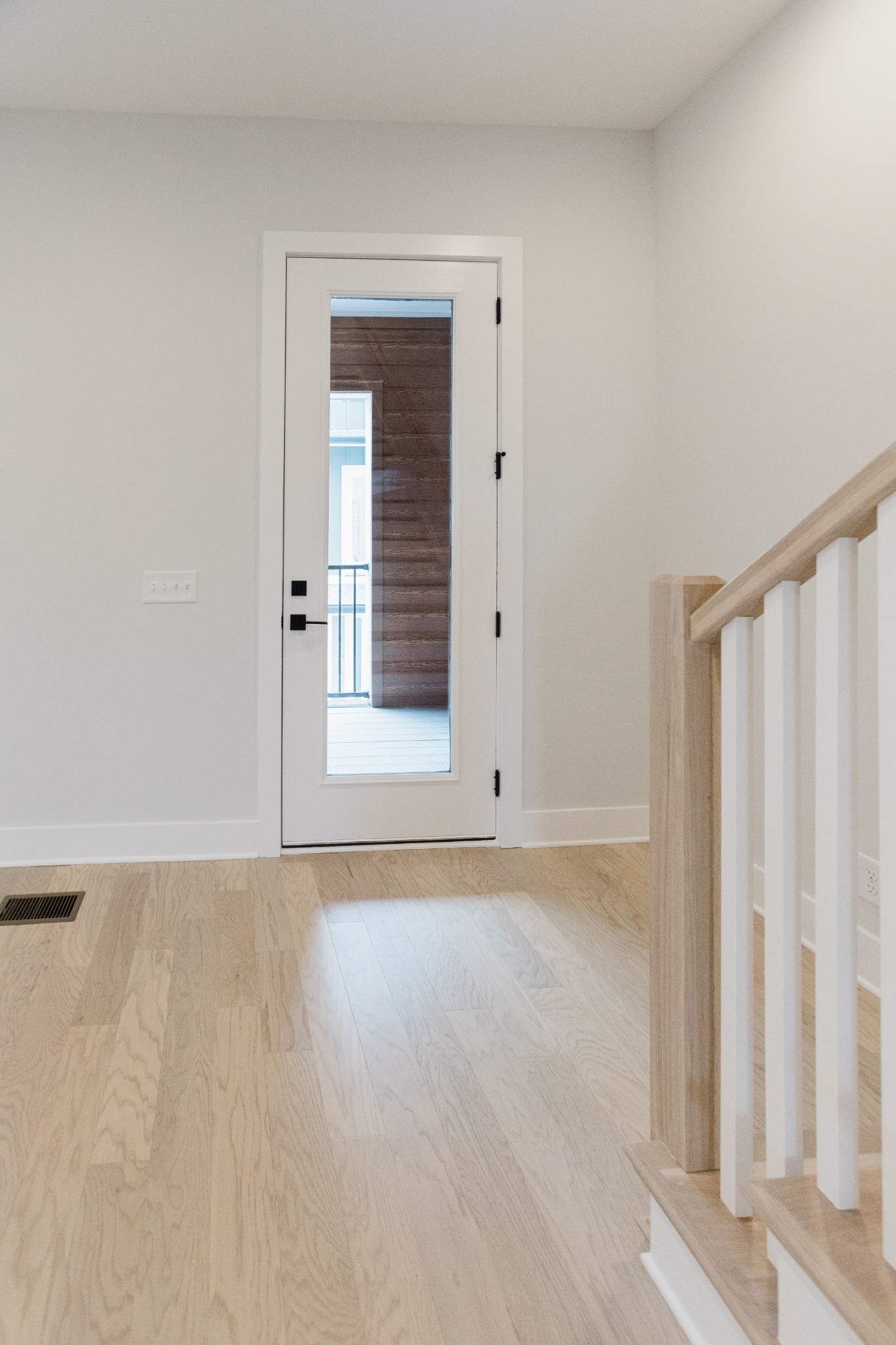 1011 44th Ave N Unit: 8