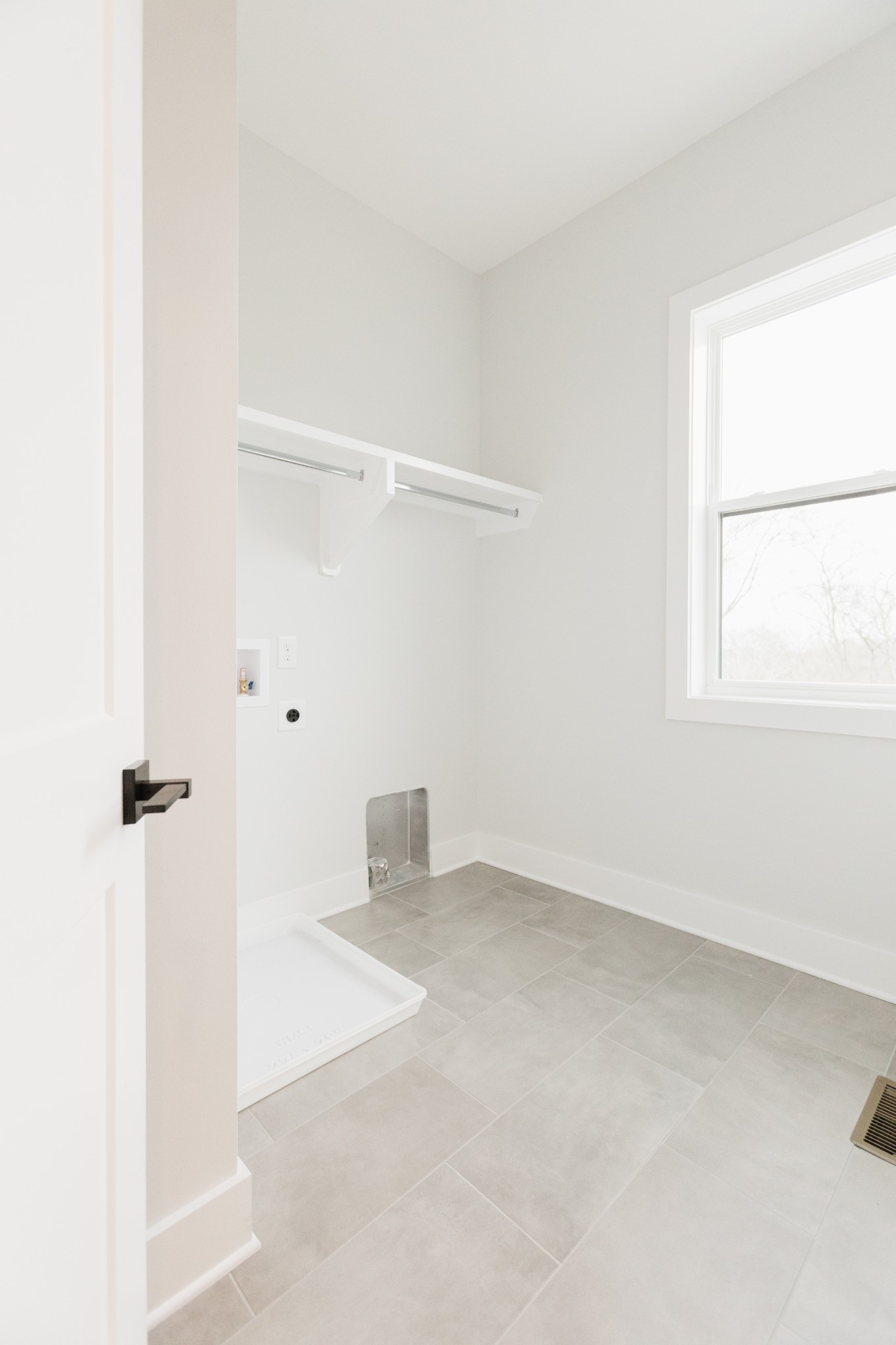 1011 44th Ave N Unit: 8
