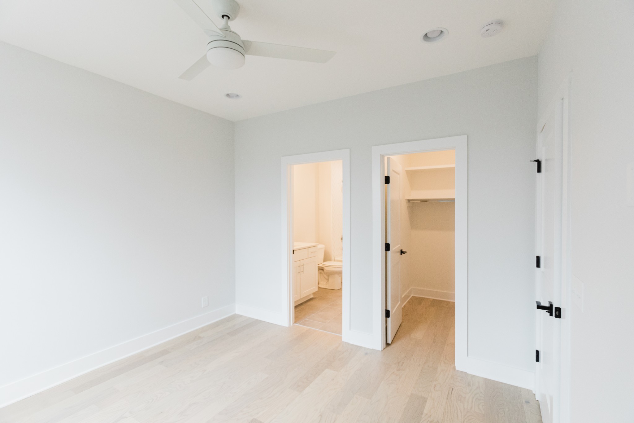 1011 44th Ave N Unit: 8