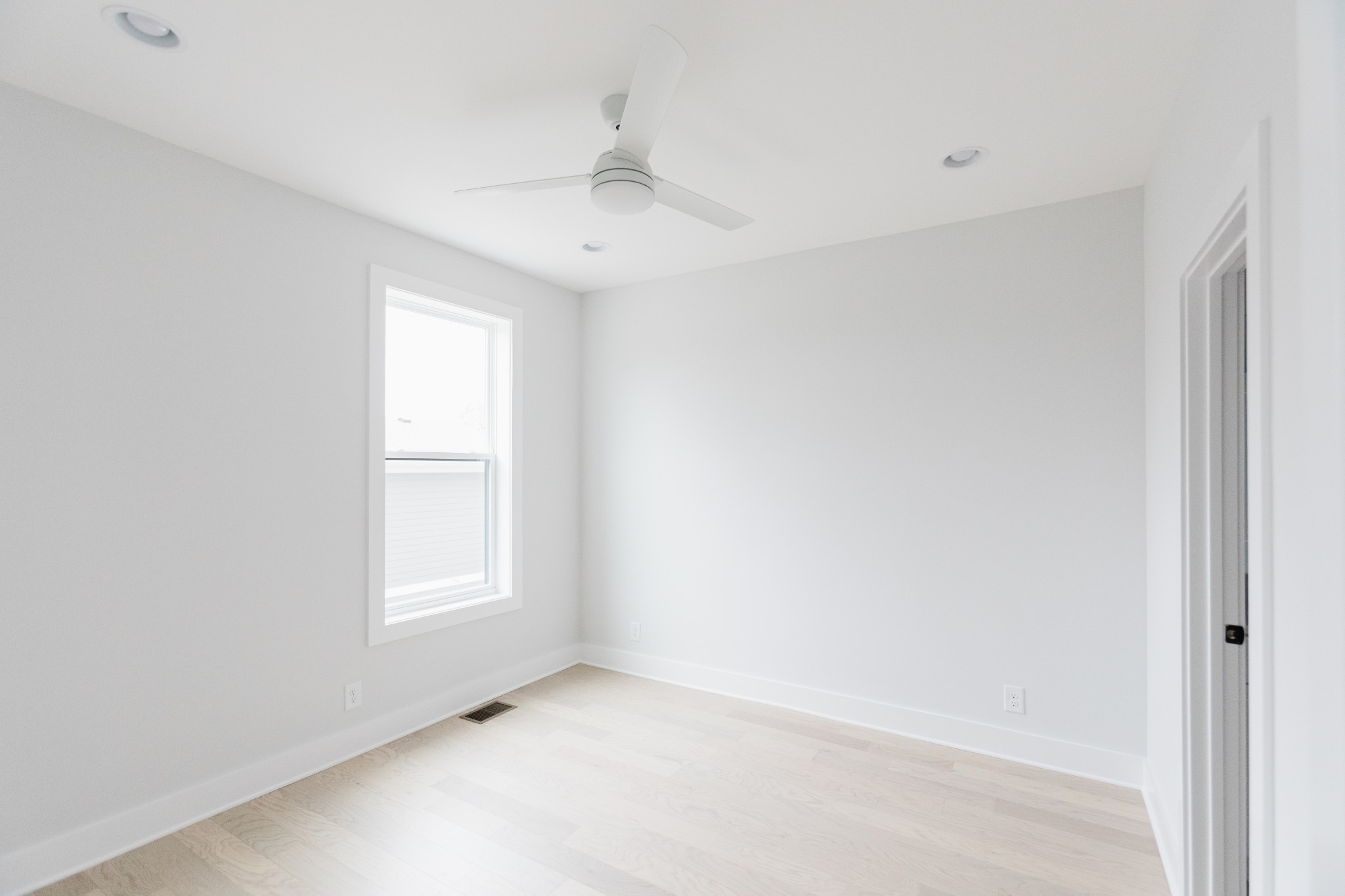 1011 44th Ave N Unit: 8
