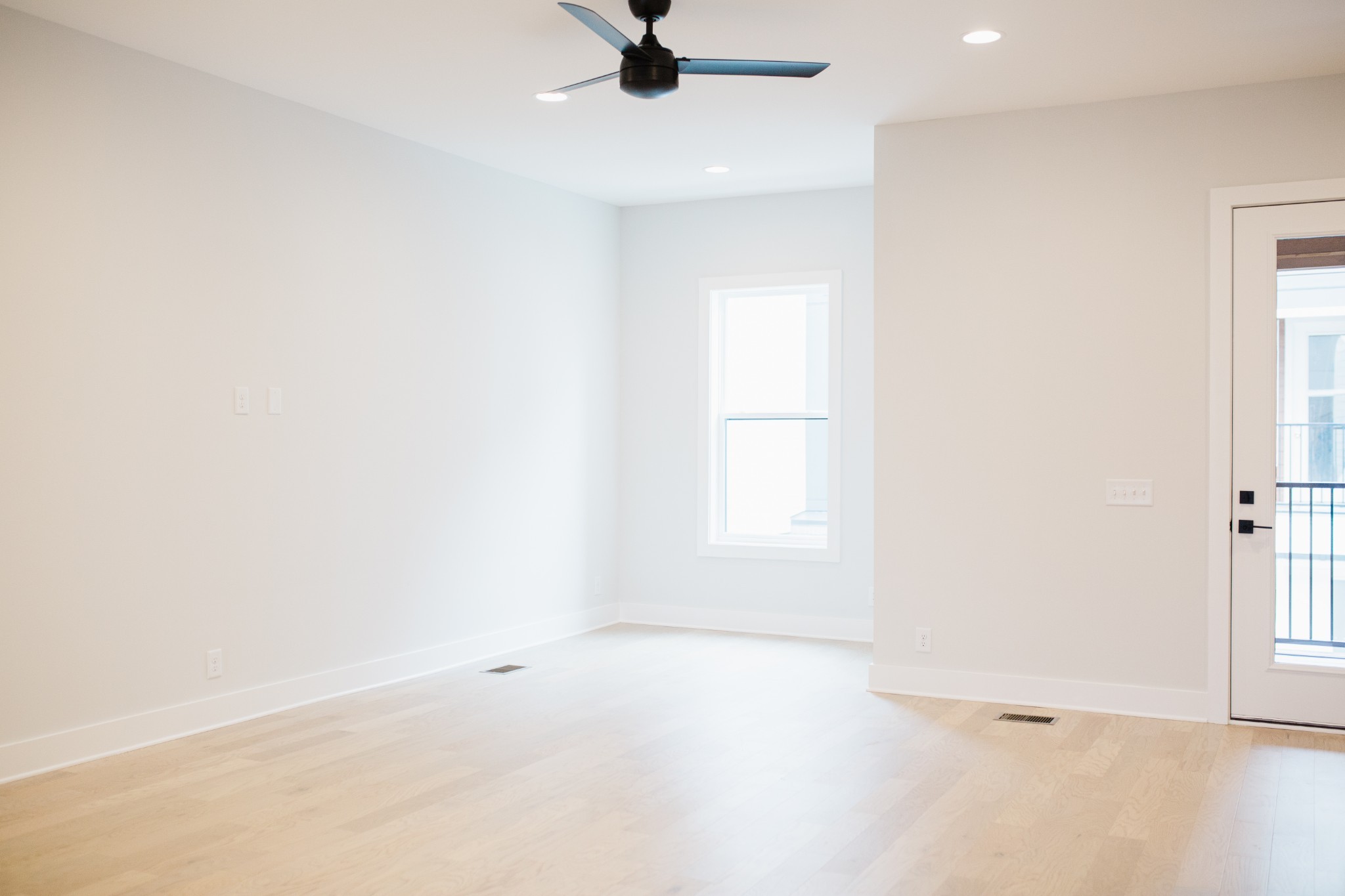 1011 44th Ave N Unit: 8
