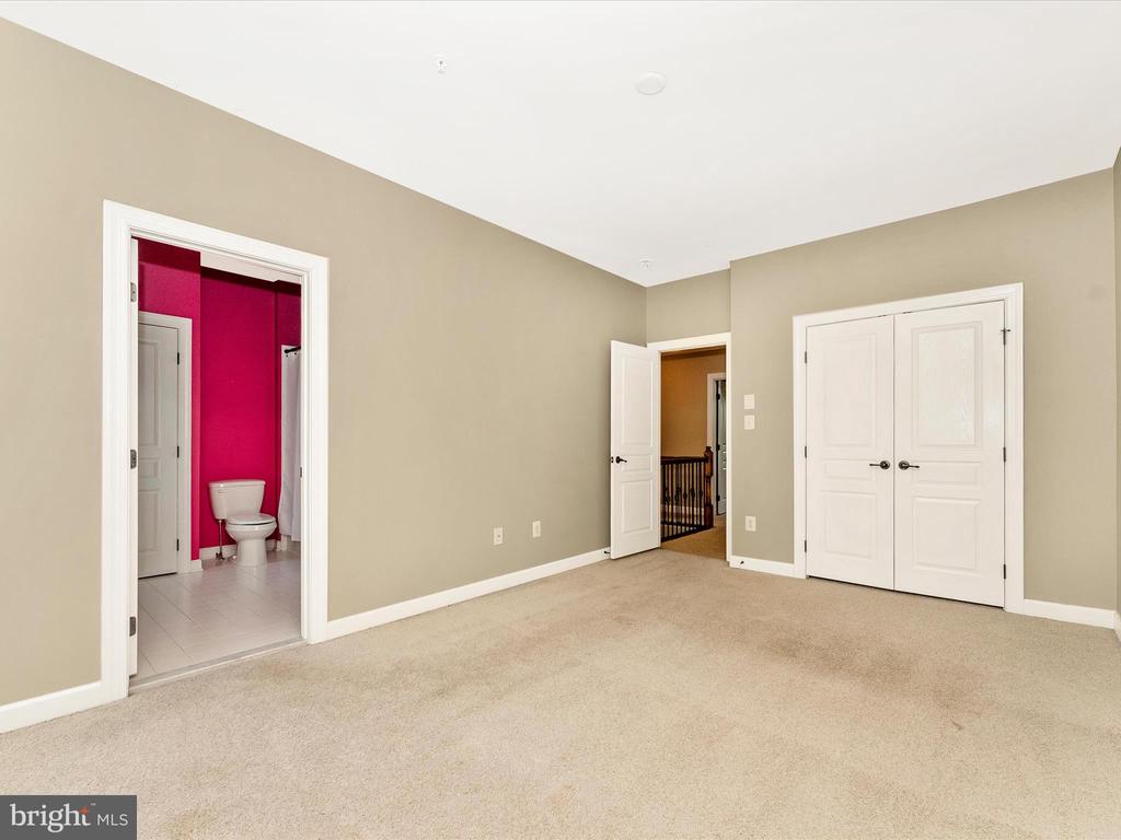 3 WAGON SHED COURT