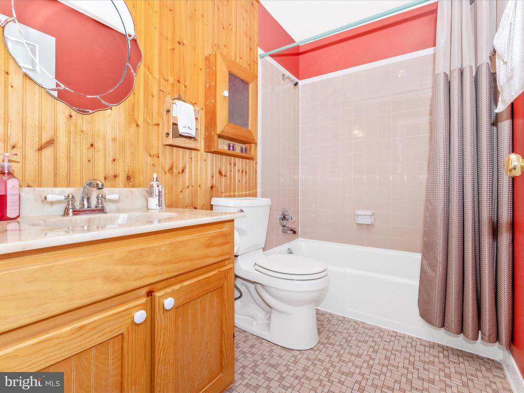 12396 LEE HILL DRIVE