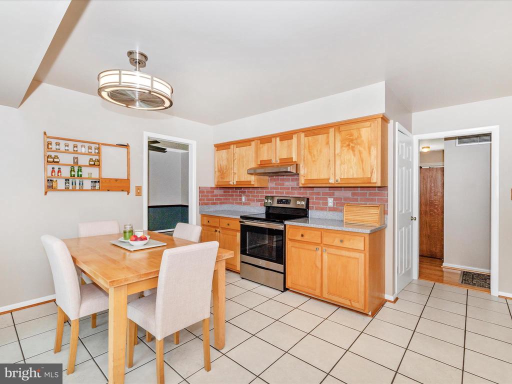 12396 LEE HILL DRIVE