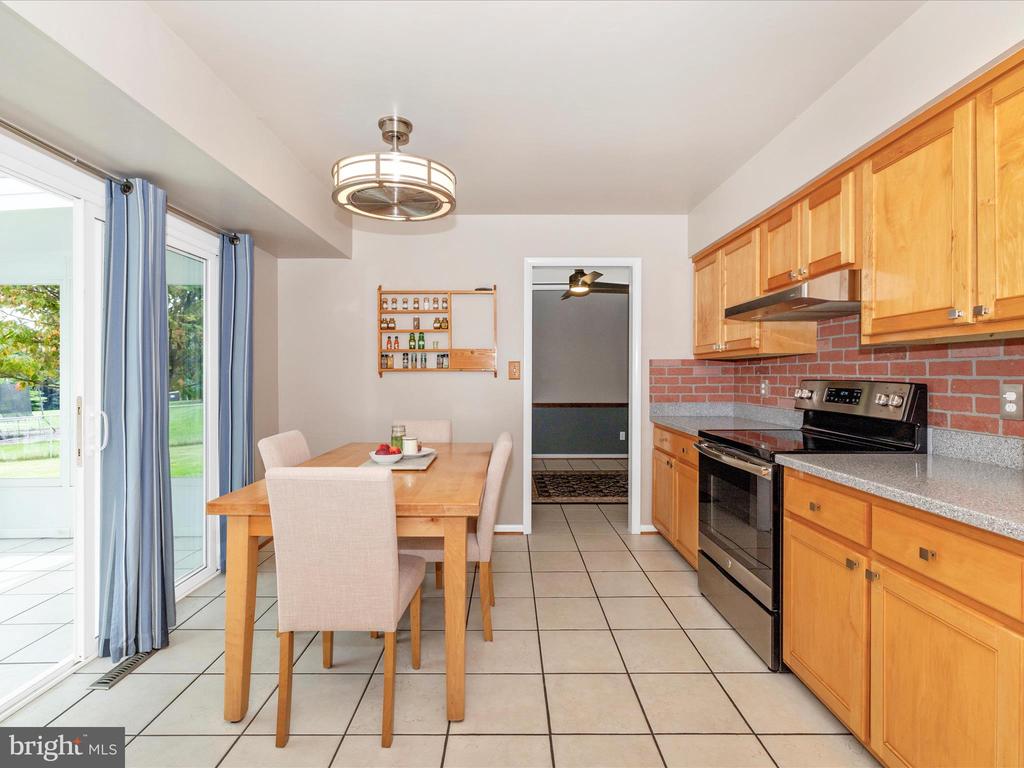 12396 LEE HILL DRIVE