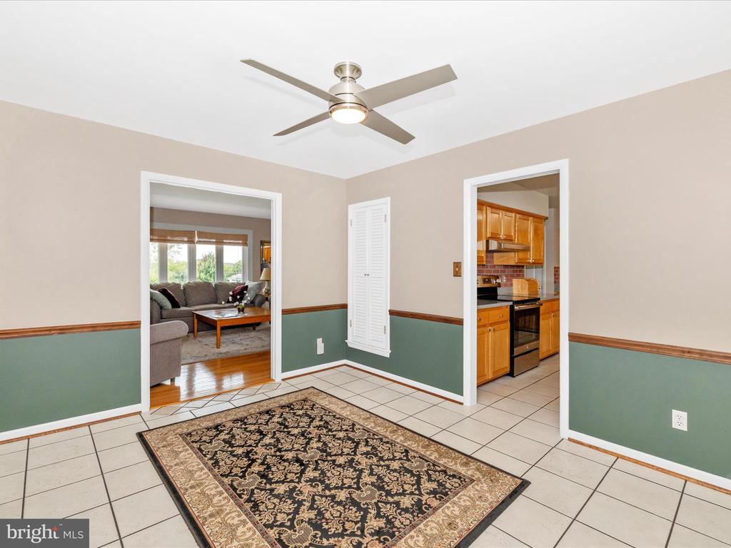 12396 LEE HILL DRIVE