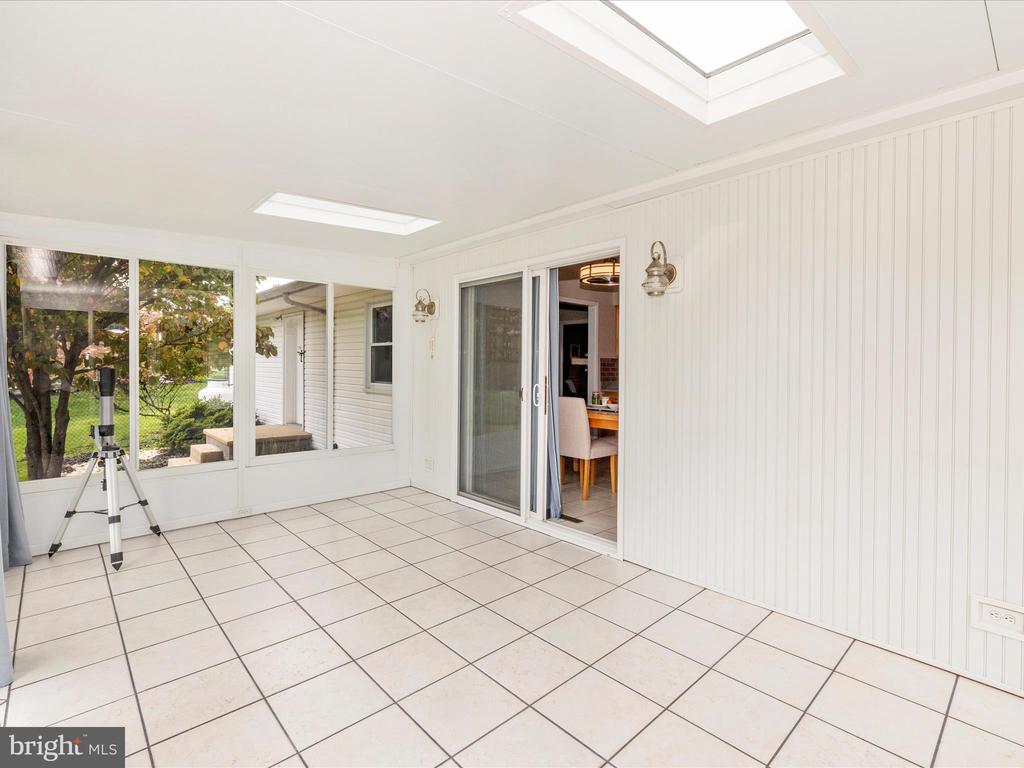 12396 LEE HILL DRIVE