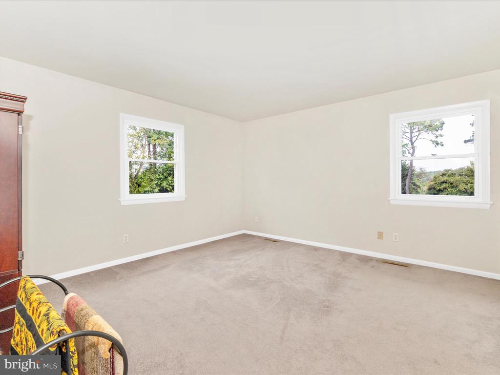 12396 LEE HILL DRIVE