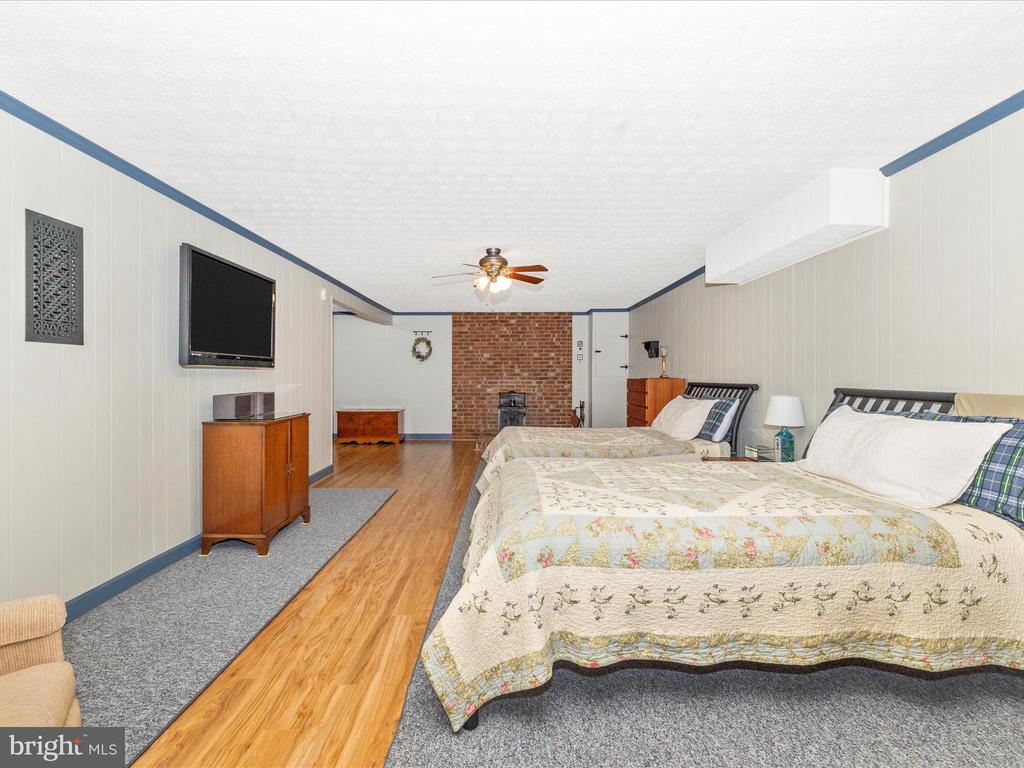 12396 LEE HILL DRIVE
