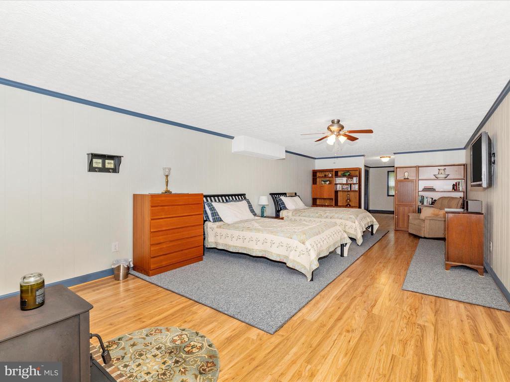 12396 LEE HILL DRIVE