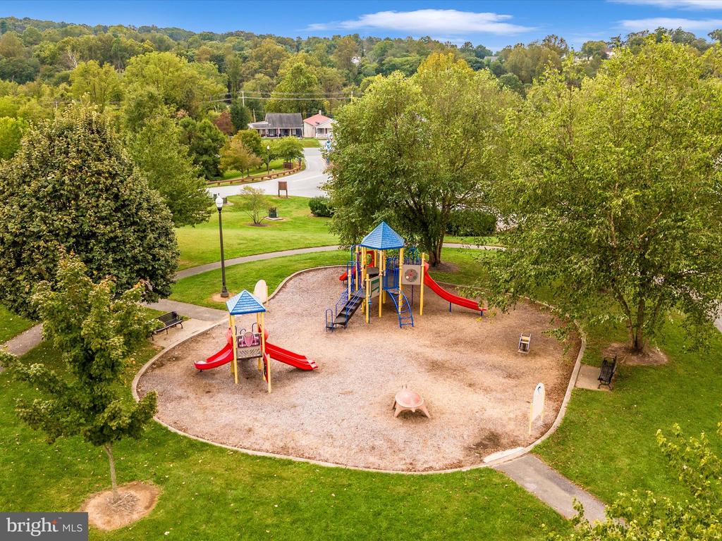 12396 LEE HILL DRIVE