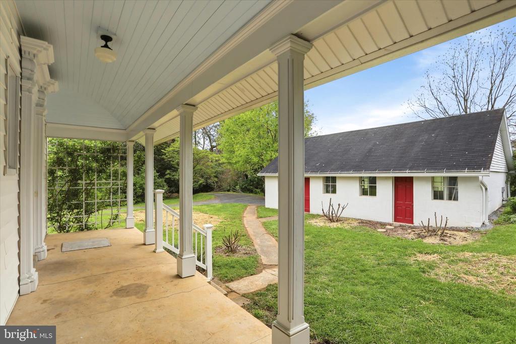 521 BEAVER CREEK ROAD