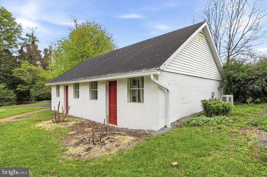 521 BEAVER CREEK ROAD