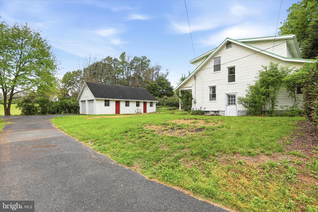 521 BEAVER CREEK ROAD