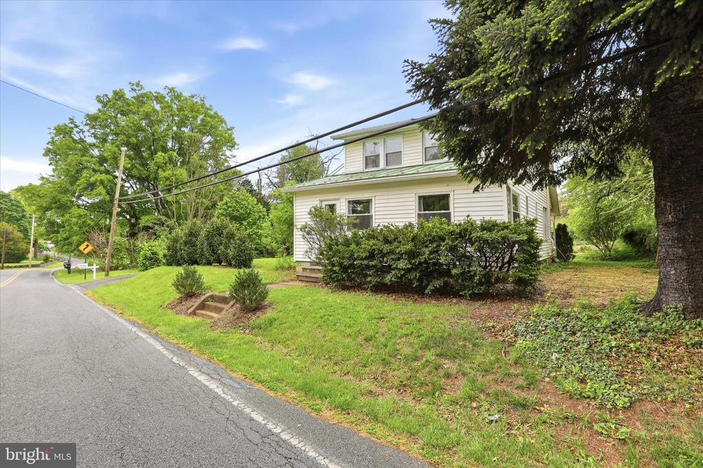 521 BEAVER CREEK ROAD