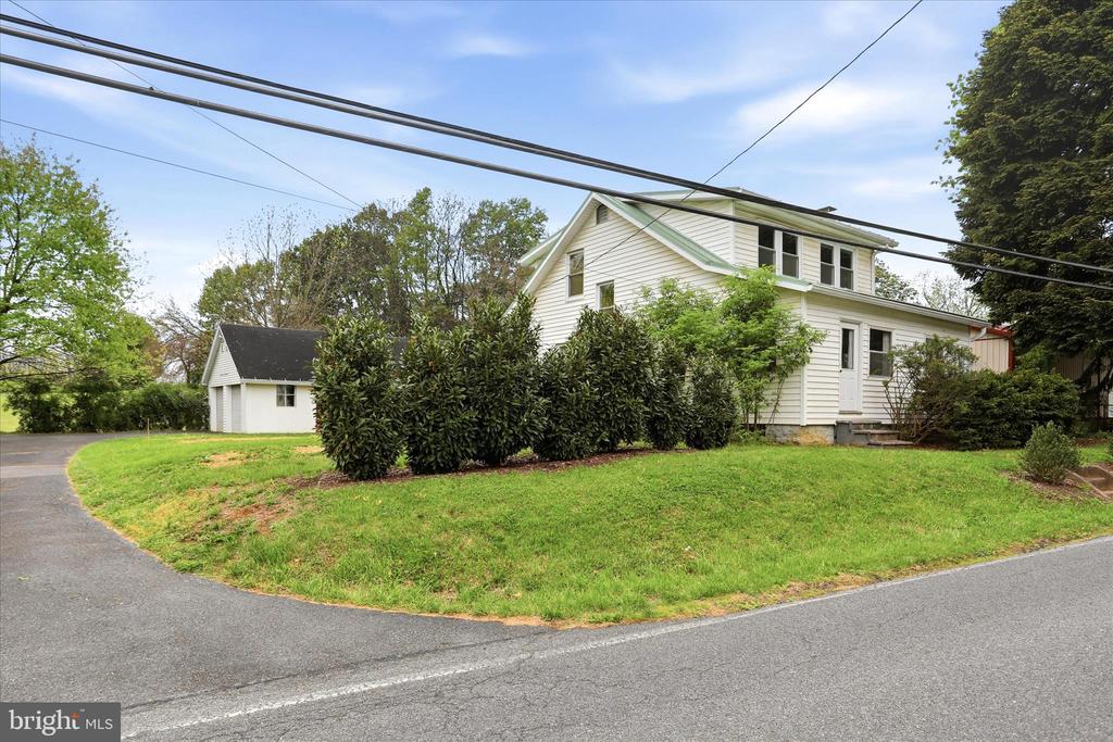 521 BEAVER CREEK ROAD
