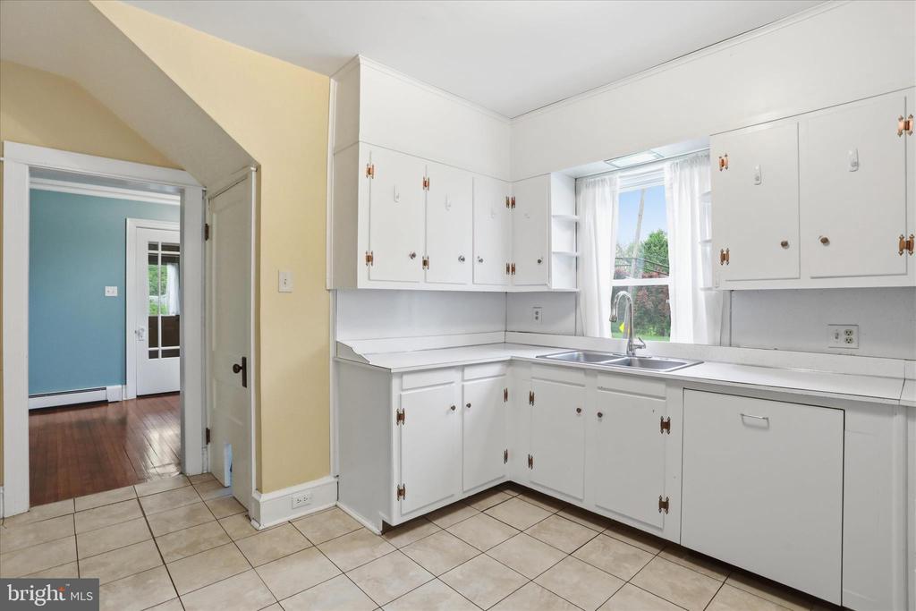 521 BEAVER CREEK ROAD