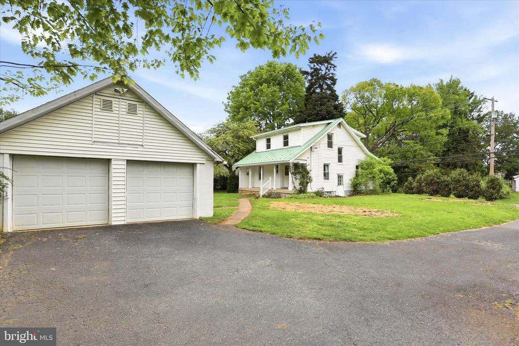 521 BEAVER CREEK ROAD