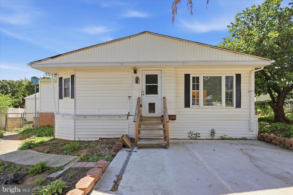 16256 MCGREGOR DRIVE