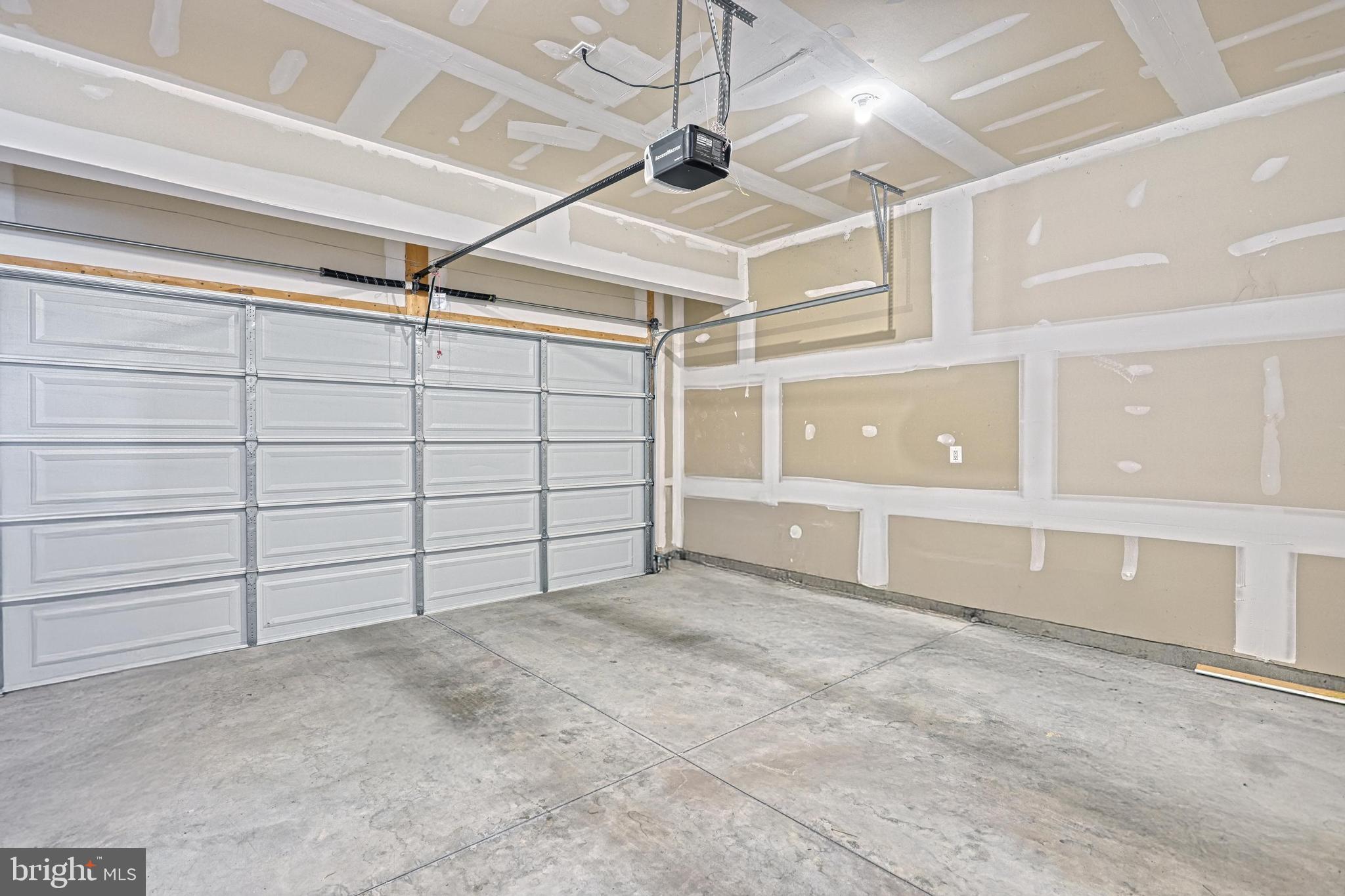 1555 FINCH DRIVE
