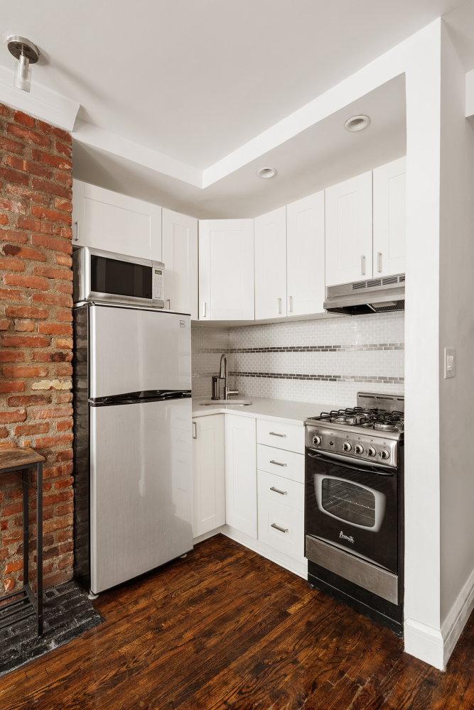 210 E 21ST Street 2D