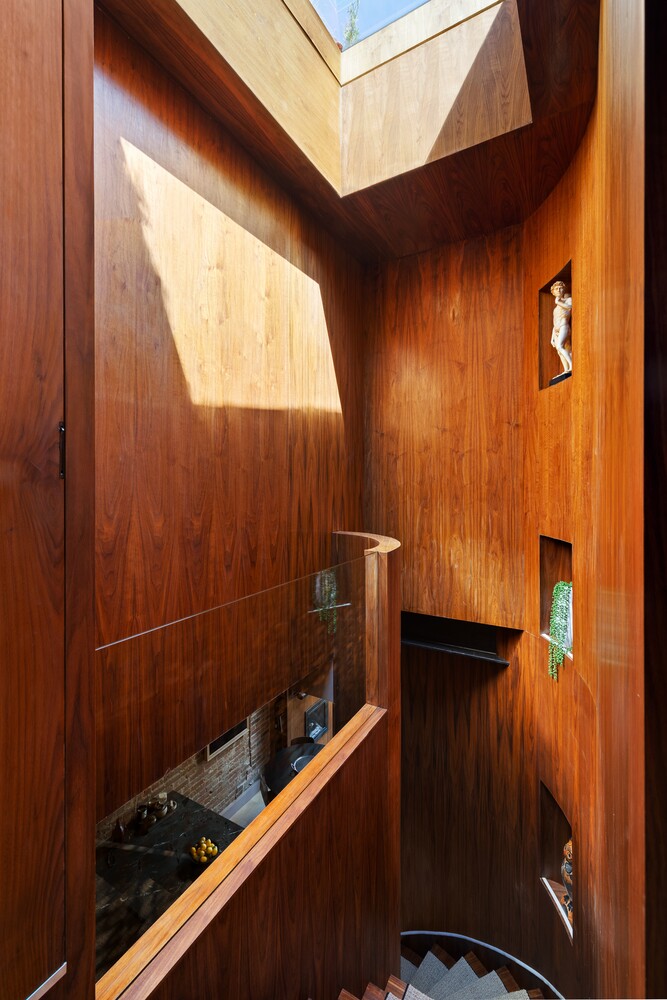 446 W 47TH Street PH5E