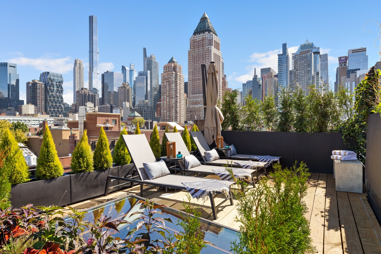 446 W 47TH Street PH5E