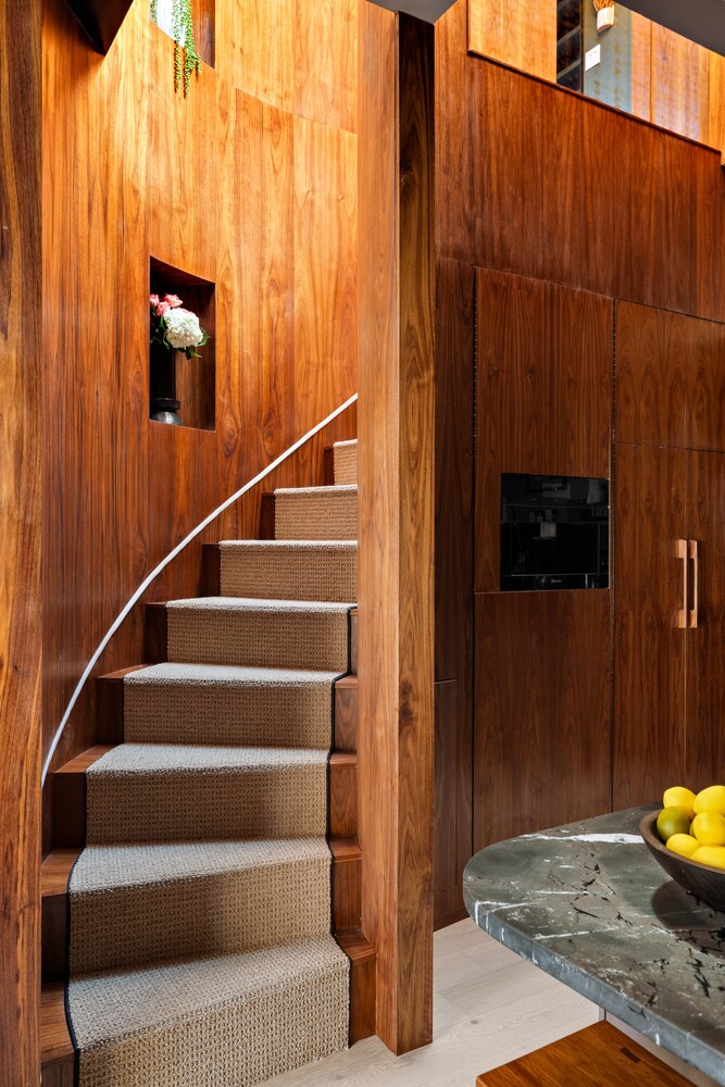 446 W 47TH Street PH5E