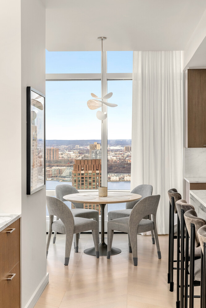 200 AMSTERDAM Avenue 40A