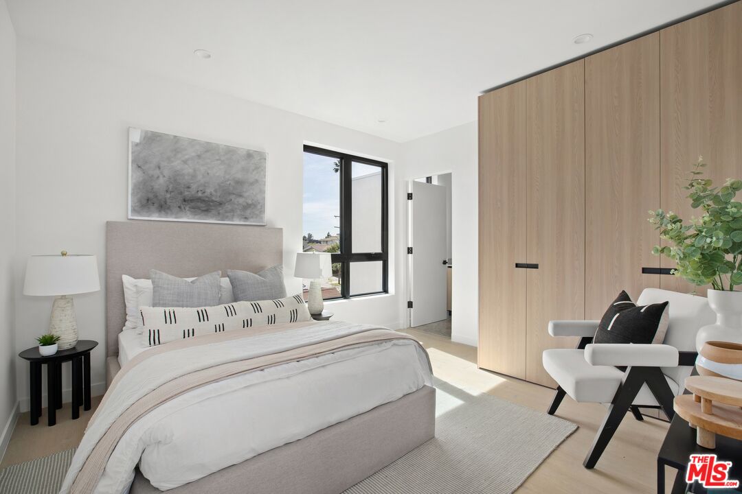 1420 N Mohawk St