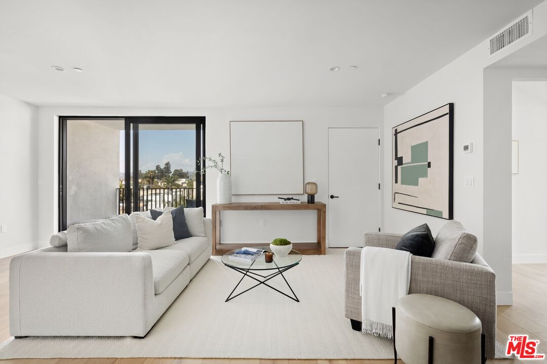 4506 Dockweiler St Unit: 405