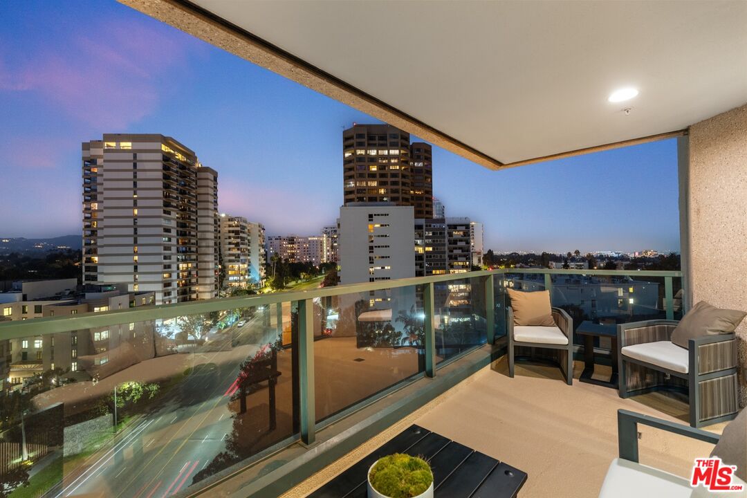 10490 Wilshire Blvd Unit: 906