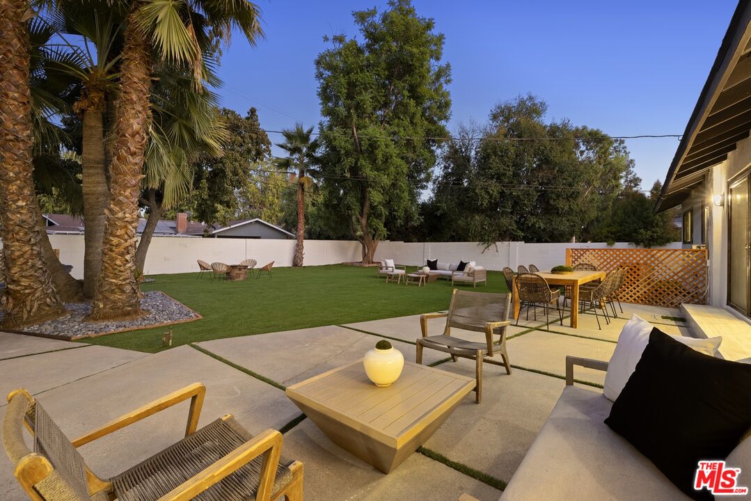 8356 Fallbrook Ave
