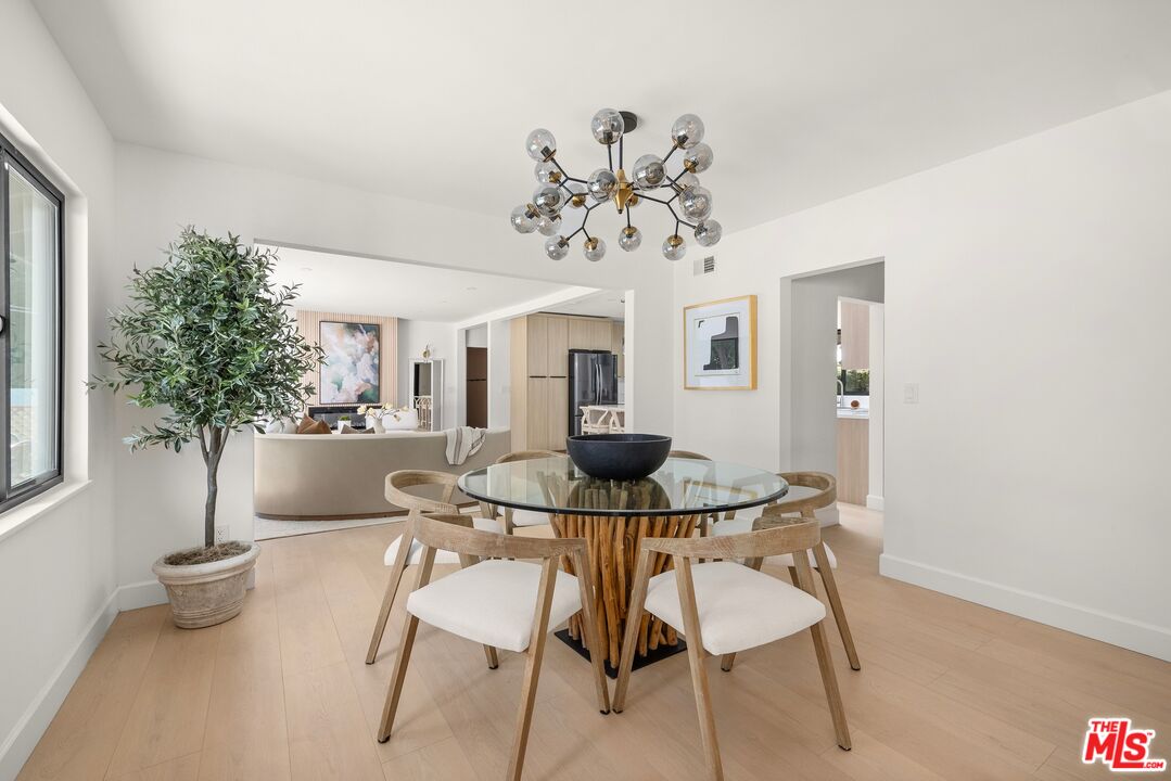 8356 Fallbrook Ave